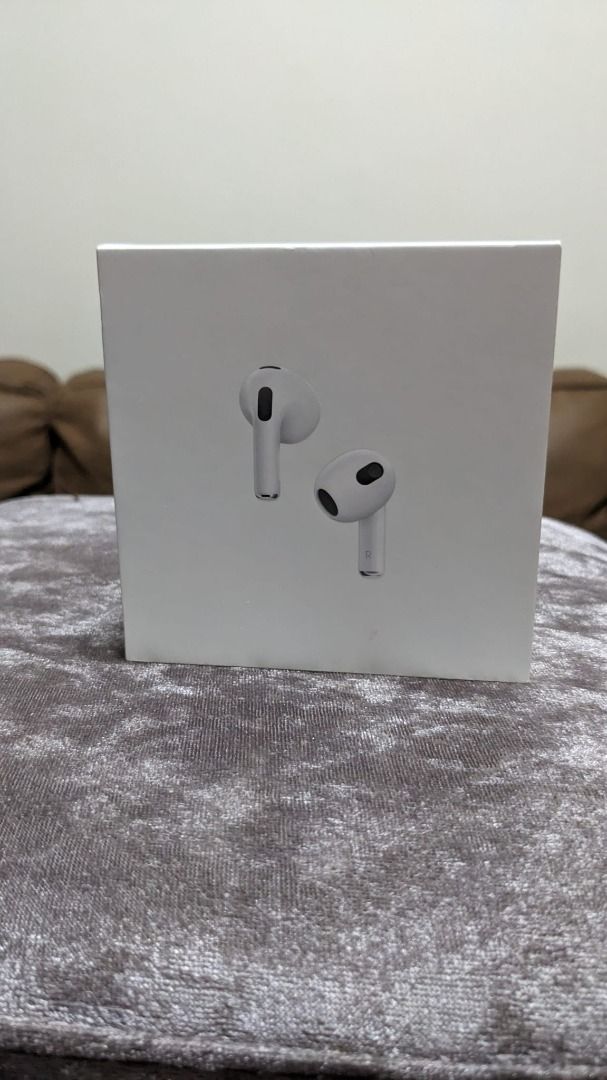 Apple AirPods (3rd Generation) – Wireless Bluetooth Earbuds (Category: Earphones) located in Singapore. Submitted by scaleform (Listing ID 1370026200, Image 1). Description: Apple AirPods (3rd Generation) – Wireless Bluetooth Earbuds Condition: Brand New Includes: Original Apple Charging Case, Lightning to USB-C Cable, Documentation Experience next-level wireless audio with the Apple AirPods 3rd Generation, designed for clear, immersive sound and