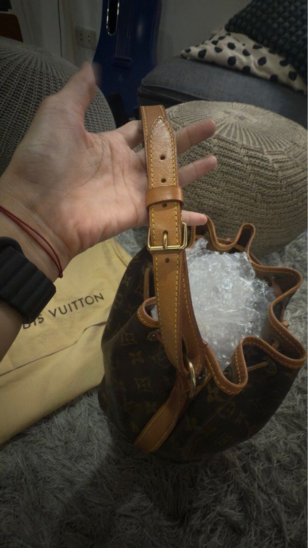 Authentic LV Noe (Category: Luxury Bags & Wallets) located in Manila. Submitted by jhesadavid (Listing ID 1370064331, Image 2). Description: .