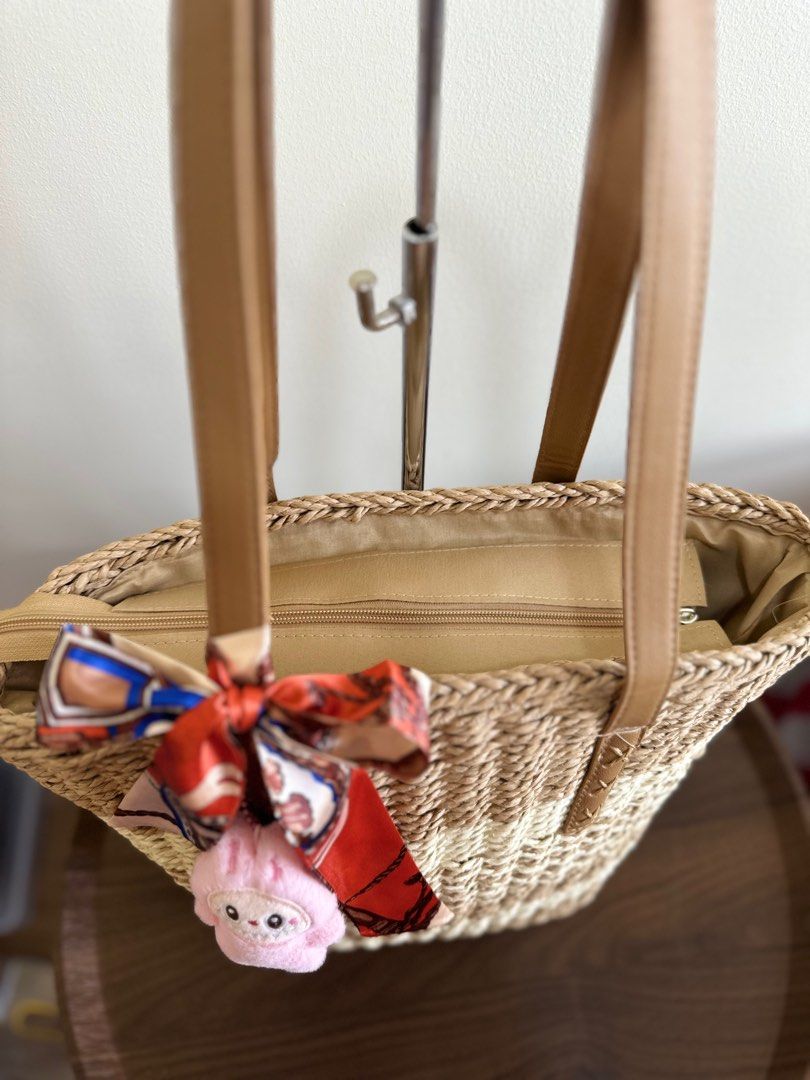 Beach Bag 3 - Khaki (Category: Beach Bags) located in Manila. Submitted by hellokittyclosettt (Listing ID 1369970179, Image 2). Description: Large Capacity beach bag with FREE FREE FREE twilly/ribbon and bag charm (will be given randomly depends on availability).