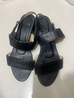 (Category: ) located in . Submitted by preloved_finds8 (Listing ID 1369949964, Image 1). Description: .
