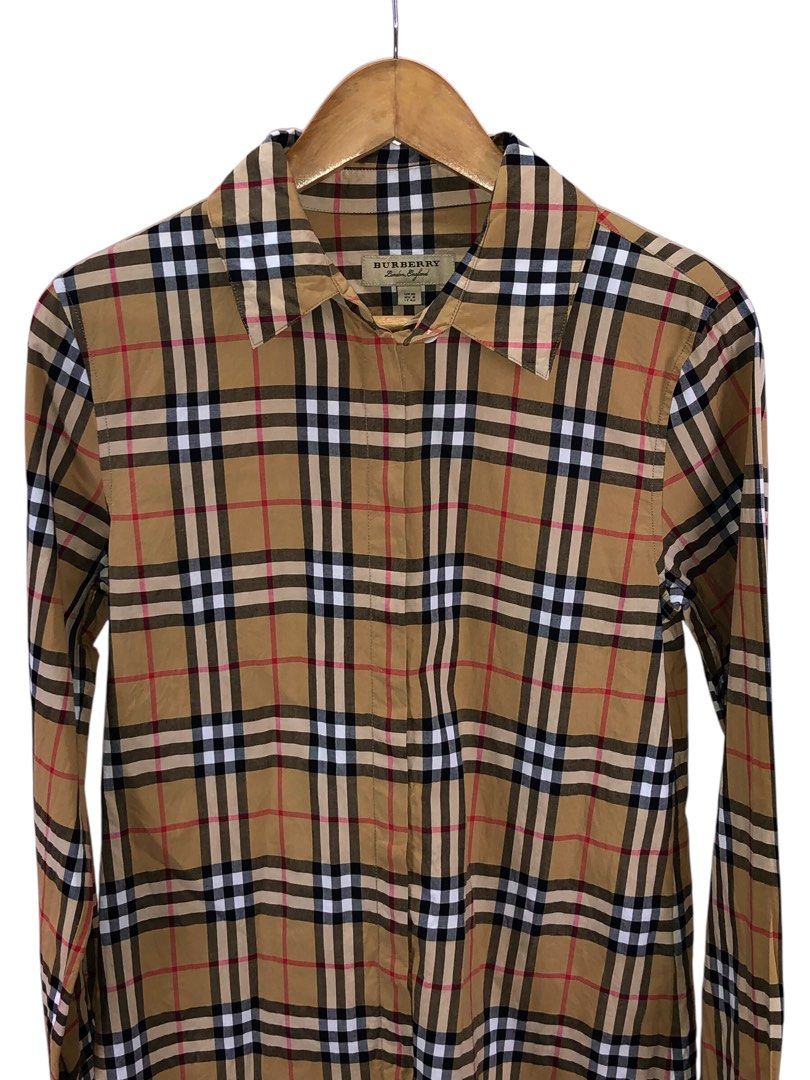 Burberry Nova Plaid Long Sleeves (Category: Luxury Apparel) located in Manila. Submitted by 12essentials (Listing ID 1369984825, Image 2). Description: 📌 Excellent Condition 📌 8 on tag 📌 Length 27.5’ Width 17.5’.