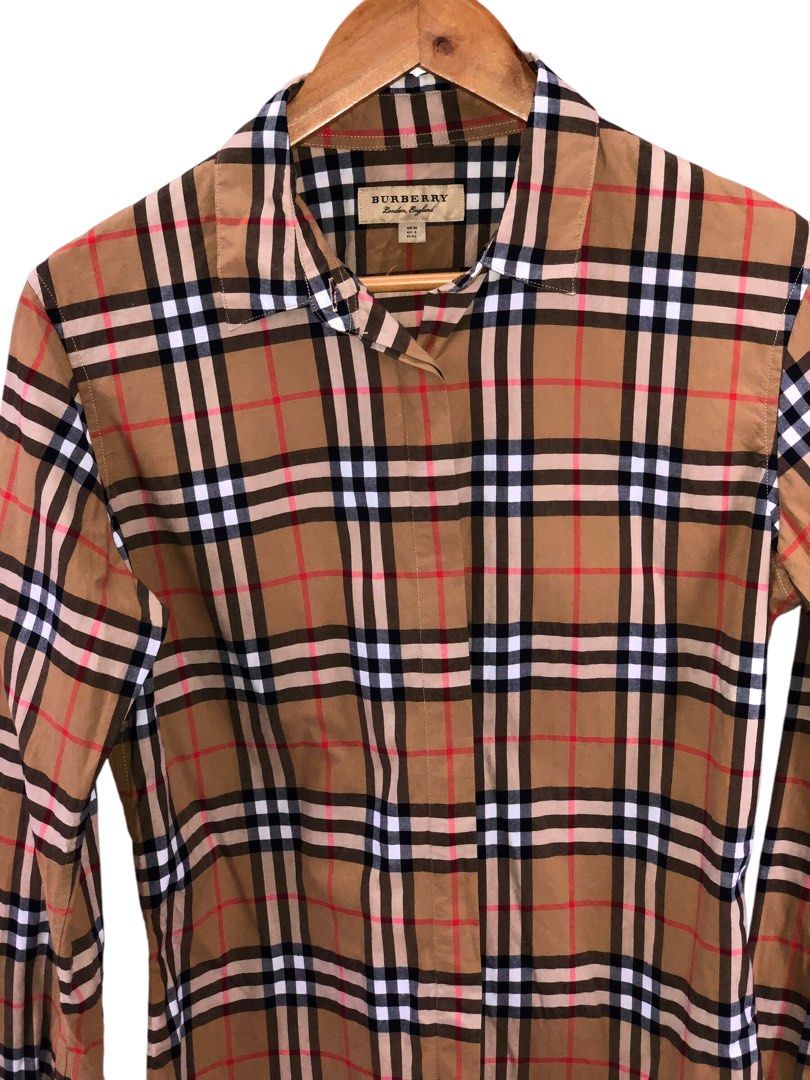 Burberry Plaid Longsleeves (Category: Luxury Apparel) located in Manila. Submitted by 12essentials (Listing ID 1369985012, Image 2). Description: 📌 Excellent Condition 📌 8 on tag 📌 Length 27.5’ Width 19.5’.