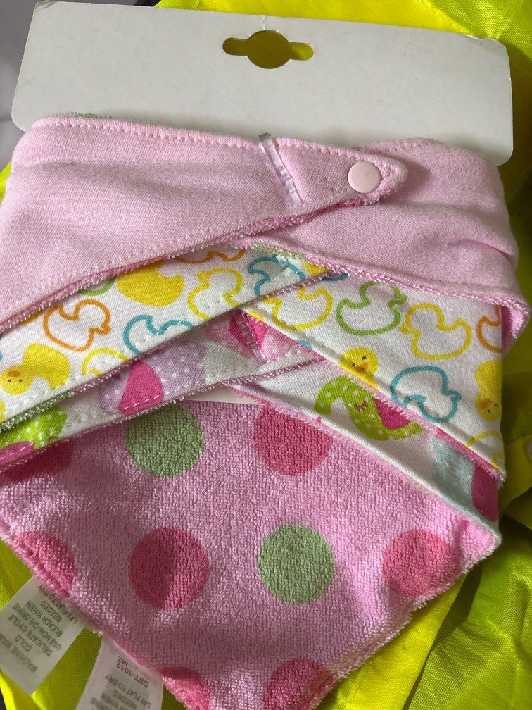 由 piiiink (刊登 ID 1370008758，圖片 2) 提交，位於 高雄市 (Kaohsiung) 的 Carter’s 三角圍兜 (類別：嬰兒及兒童流行時尚)，說明：。