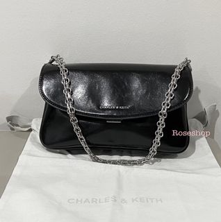 (Category: ) located in . Submitted by roseshop (Listing ID 1369962514, Image 1). Description: .