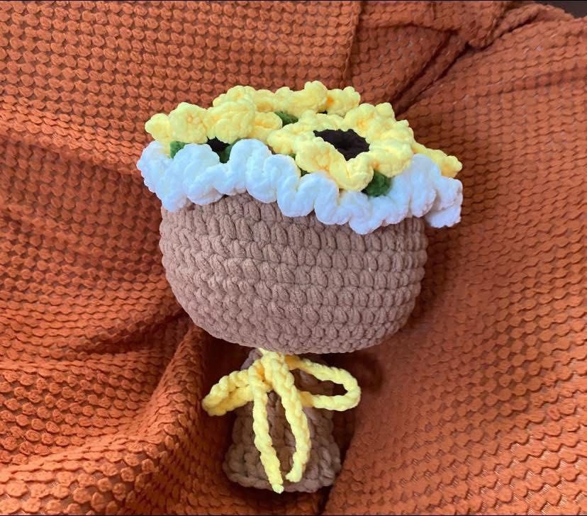 Crochet sunflower bouquet (Category: Flowers & Bouquets) located in Davao. Submitted by lilsoulflower (Listing ID 1369980416, Image 1). Description: .