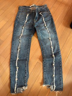 (Category: ) located in . Submitted by hoshii__ (Listing ID 1369913783, Image 1). Description: .