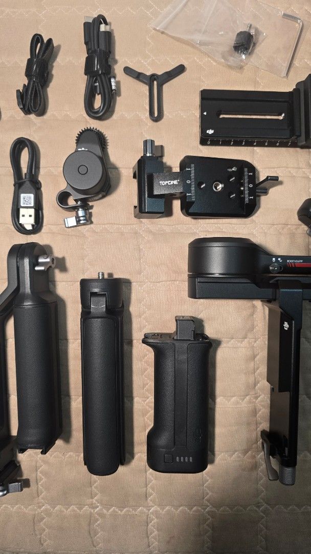 DJI RS3 Combo (Category: Gimbals & Stabilizers ) located in Manila. Submitted by jammyjujujelly (Listing ID 1370035438, Image 3). Description: FOR SALE: DJI RS 3 Combo 3-Axis Gimbal Stabilizer. The package includes the following: •Original box and accessories: Focus Motor Focus Motor Rod Mount Kit Focus Gear Strip Briefcase Handle Carrying Case with FREE Foto Vertical Mount. Priced at ₱25,000. Key features include a 3 kg payload capacity, 12-hour