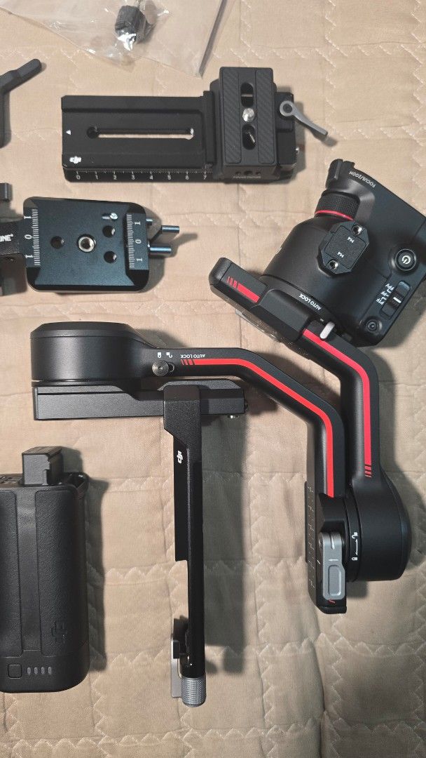 DJI RS3 Combo (Category: Gimbals & Stabilizers ) located in Manila. Submitted by jammyjujujelly (Listing ID 1370035438, Image 2). Description: FOR SALE: DJI RS 3 Combo 3-Axis Gimbal Stabilizer. The package includes the following: •Original box and accessories: Focus Motor Focus Motor Rod Mount Kit Focus Gear Strip Briefcase Handle Carrying Case with FREE Foto Vertical Mount. Priced at ₱25,000. Key features include a 3 kg payload capacity, 12-hour