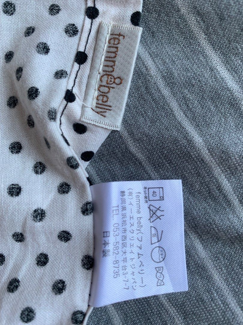 由 deepmei (刊登 ID 1369952617，圖片 3) 提交，位於 嘉義市 (Chiayi City) 的 二手-Femmebelly 哺乳巾 日本製哺乳巾 純棉 時尚哺乳巾 授乳斗篷 哺乳衣 (類別：其他外出用品)，說明：二手 ，日本製 保存良好，目視無污。 這品牌的哺乳巾 很時尚很好看，大推👍 外出也可以當推車蓋毯哦👍👍👍 長度請參考照片， 約：100公分（上沿）*56公分（誤差1-2公分），下擺可以拉寬。真心推薦很好用又很漂亮的哺乳巾 有親餵的媽咪，外出真的很推薦使用❤️ 。