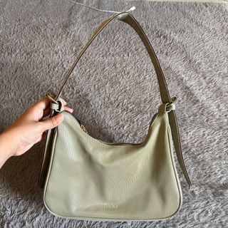 (Kategori: ) berada di . Dikirim oleh variensa (ID iklan 1369918660, Gambar 1). Deskripsi: .