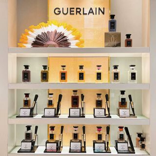 💯全新💯正貨【節日禮物🎁】Guerlain/嬌蘭藝術沙龍全系列香水 100ml!味道:冷冽青草，白芷香白色革調，梔子花，傾心玫瑰，檀韻，迷夜橙花，土耳其玫瑰，廣藿夜巴黎，可可天使，菸草蜂蜜，香草甜酒，幽白麝香，晚香滴翠，純粹烏木，醉櫻烏木，啡常鳶尾，橙花奇航，亞美尼亞木，墨色烏木。62938611984643110