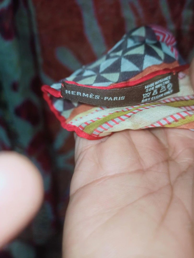 Hermes pelages et camouflage (Category: Scarves) located in Baguio. Submitted by bbagsht (Listing ID 1369919816, Image 3). Description: authentic.