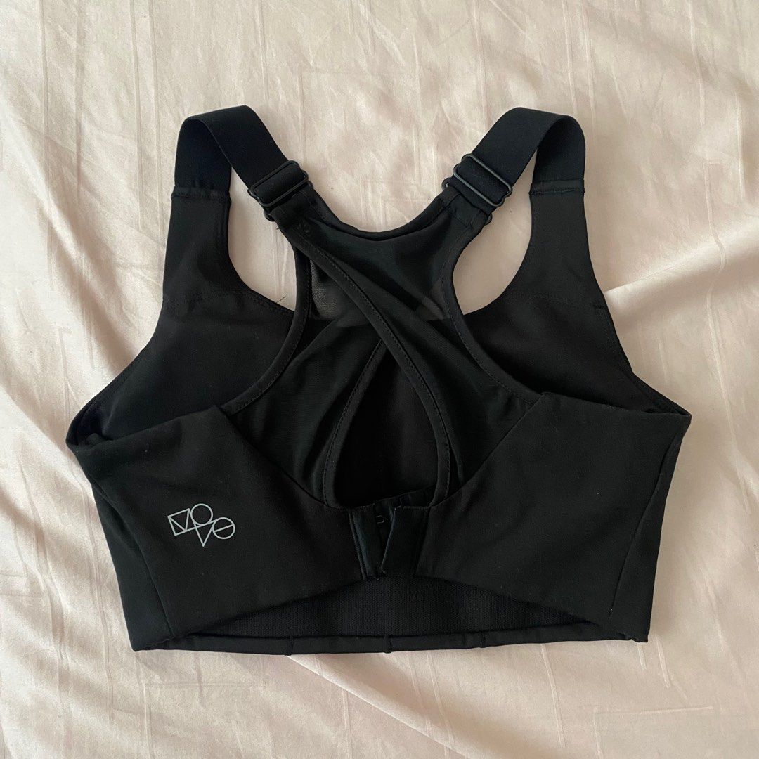 H&M Black Sports Bra (Category: Activewear) located in Quezon City. Submitted by ashleyken (Listing ID 1369895934, Image 2). Description: RFS: Wrong size :( Bought for my little sis sana, pero di kasya Measurements: Length: 11.5” Width: 12” laid flat.