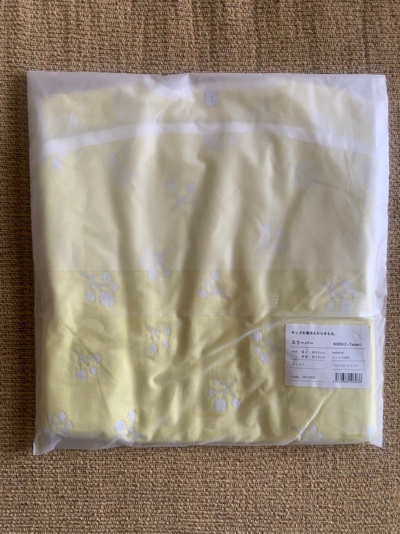 由 deepmei (刊登 ID 1369927716，圖片 3) 提交，位於 嘉義市 (Chiayi City) 的 全新-hoppetta 10mois日本製 (2-7歲）幼童版 黃色櫻桃六層紗防踢背心 (類別：嬰兒及兒童流行時尚)，說明：全新未拆 2-7歲幼童版 這件是之前親友請日本代購購買。 介意勿下單 這件久放，外包裝兩側有些許不黏。建議自用喔。 高標勿下單。售出不退。