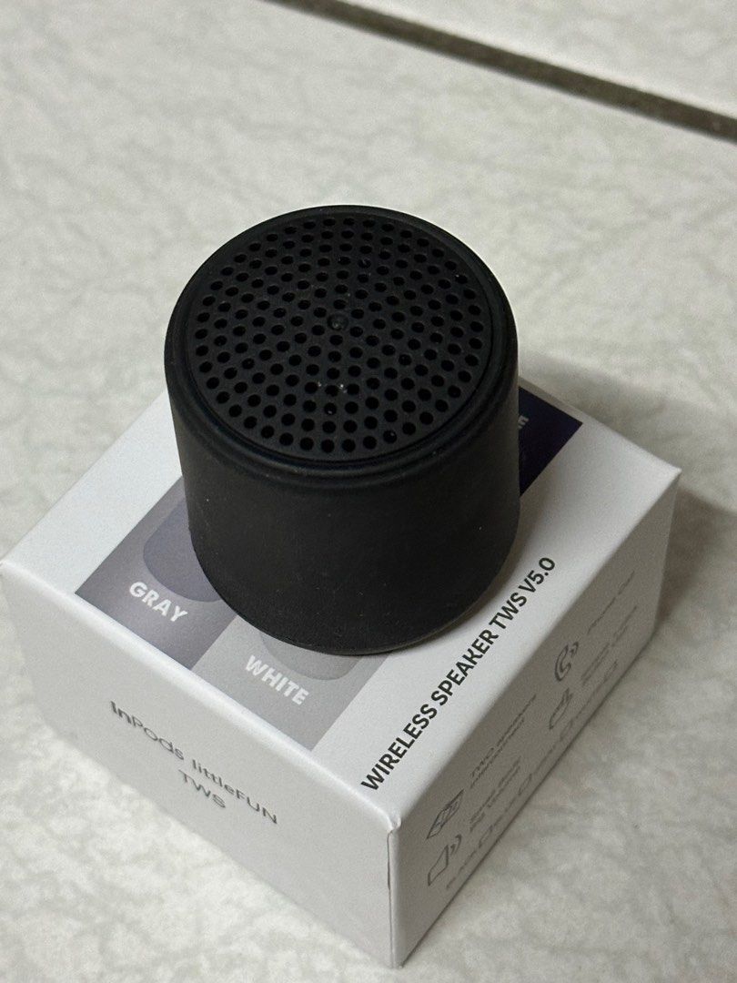 由 chenblueee115 (刊登 ID 1370019077，圖片 1) 提交，位於 新北市 (New Taipei) 的 Inpods LittleFun tws藍牙喇叭 (類別：Soundbar、揚聲器、藍牙喇叭、耳擴)，說明：功能特點 1.支援藍牙音樂播放、藍牙通活 2、TWS串聯對箱功能 3. 中英文切換 4.全頻段內磁喇叭，聲音清晰、低音渾厚 5.內建大容量聚合物鋁電池 6.低電壓智能檢測並提醒充電 7.節能環保功能（無連接5分鐘後自動關機 ） 喜歡可議價。