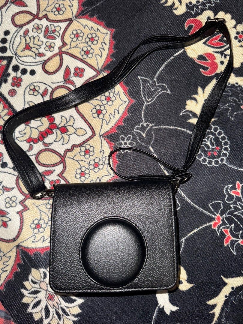 Instax Mini Evo Case (Category: Camera Bags & Carriers) located in Taguig. Submitted by intoniyaaih (Listing ID 1370047369, Image 1). Description: .
