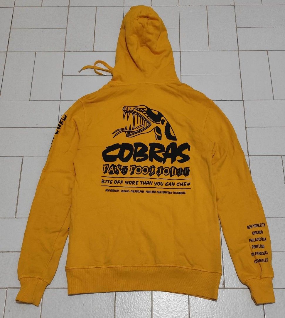 Jaket Hoodie H\u0026M Divided Cobra Fast Food Joint Kuning, Fesyen Pria, Pakaian  , Baju Luaran di Carousell