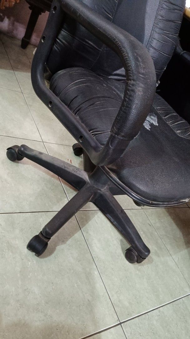 Kursi Roda Computer kursi komputer kantor roda putar office, Perabotan Rumah di Carousell