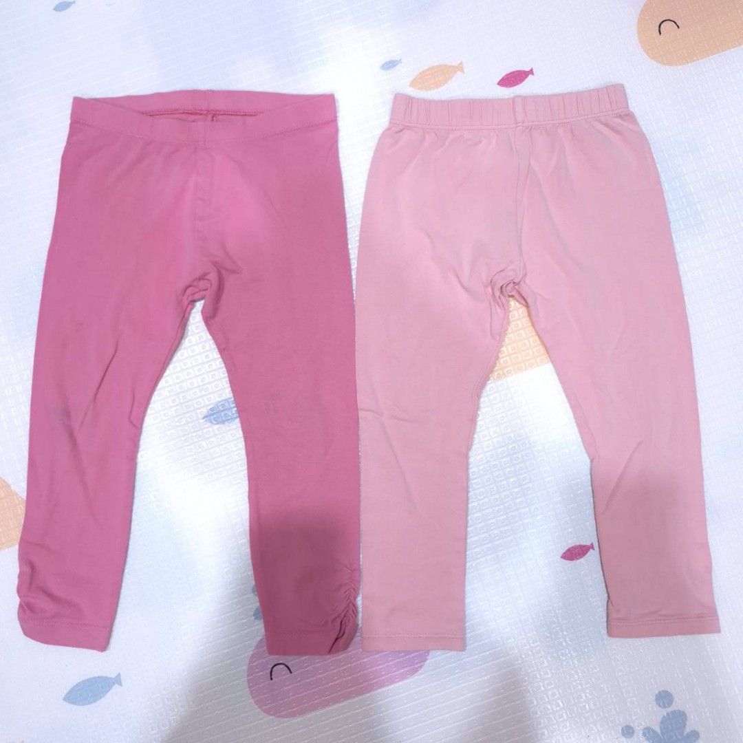 由 lovemiulin9215 (刊登 ID 1369907866，圖片 1) 提交，位於 宜蘭縣 (Yilan) 的 lativ女童裝春秋桃粉色彈性棉質薄長褲內搭褲2件組 (類別：嬰兒及兒童流行時尚)，說明：9新 淺粉色無汙 桃粉色膝蓋微汙 100cm 3歲 有彈性。