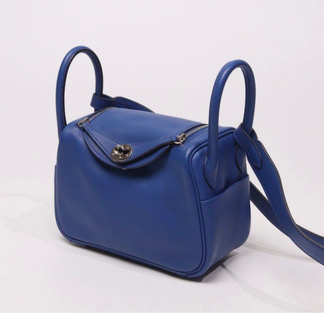 Like New !!!Hermes Mini Lindy (Category: Luxury Bags & Wallets) located in Taguig. Submitted by gcarlet1996 (Listing ID 1370021396, Image 1). Description: .