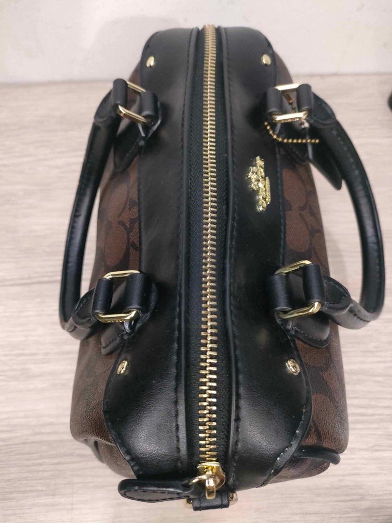 Liquidation Sale Mini Bennett Boston Bag (Category: Cross-body Bags) located in Taguig. Submitted by thefabsourceph (Listing ID 1370057639, Image 2). Description: Never used. Pickup at Village Construction Supply, Western Bicutan, Taguig. Pay before p/up. Liquidation Sale Only. Not guaranteed auth. Genuine materials. My actual stock as seen..