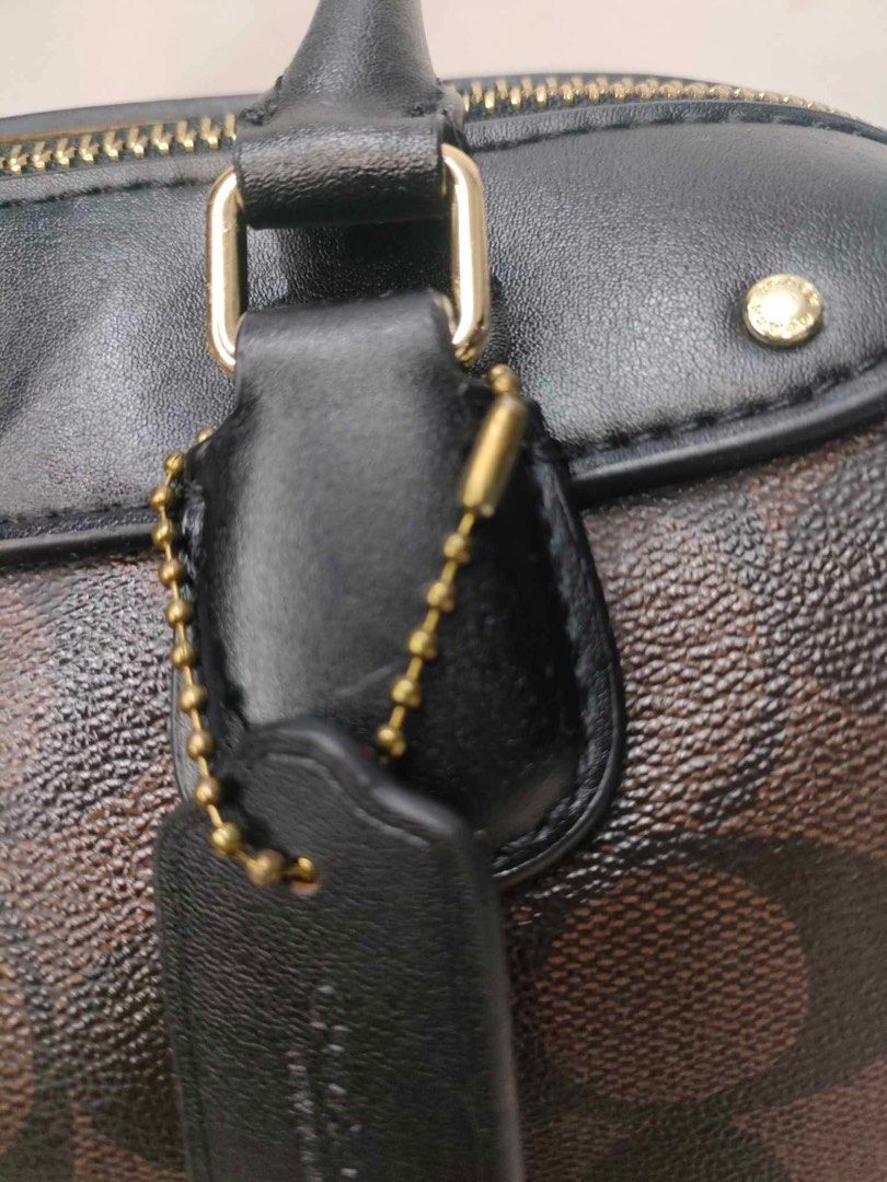 Liquidation Sale Mini Bennett Boston Bag (Category: Cross-body Bags) located in Taguig. Submitted by thefabsourceph (Listing ID 1370057639, Image 3). Description: Never used. Pickup at Village Construction Supply, Western Bicutan, Taguig. Pay before p/up. Liquidation Sale Only. Not guaranteed auth. Genuine materials. My actual stock as seen..