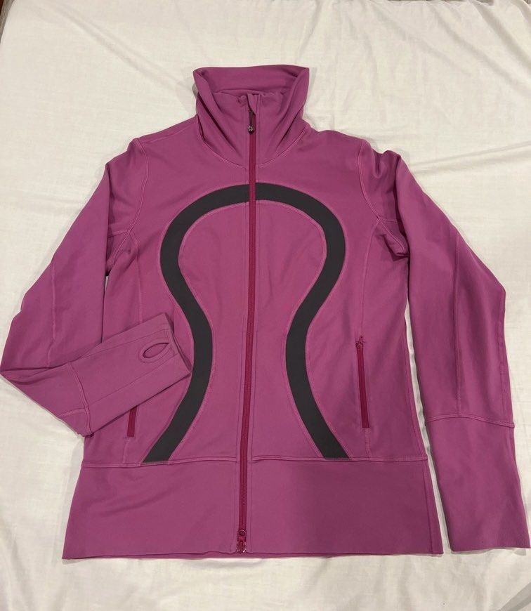 Lululemon womens jacket (Category: Activewear) located in Iba. Submitted by xooperfindslb (Listing ID 1370039706, Image 2). Description: Fixed price, Free shipping !!! Lululemon womens in stride jacket full zip mock neck pink black .