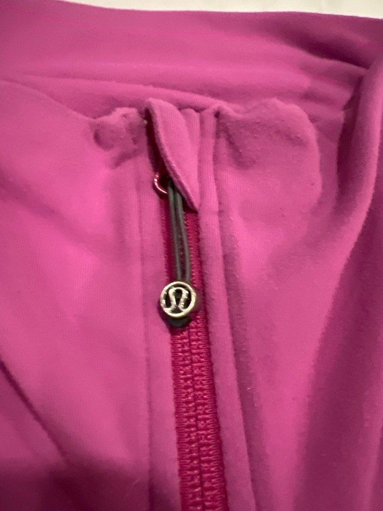 Lululemon womens jacket (Category: Activewear) located in Iba. Submitted by xooperfindslb (Listing ID 1370039706, Image 3). Description: Fixed price, Free shipping !!! Lululemon womens in stride jacket full zip mock neck pink black .