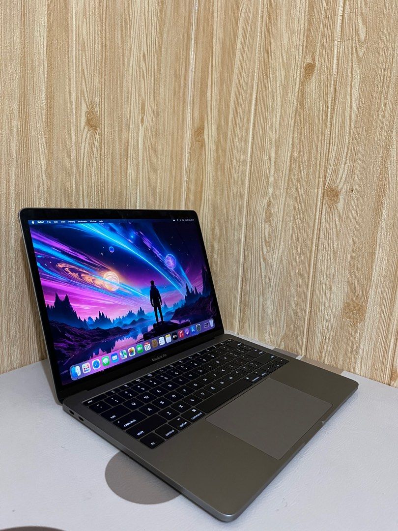 MacBook Pro 13-inch, 2016, Touch Bar i5 256GB（Macbook Pro