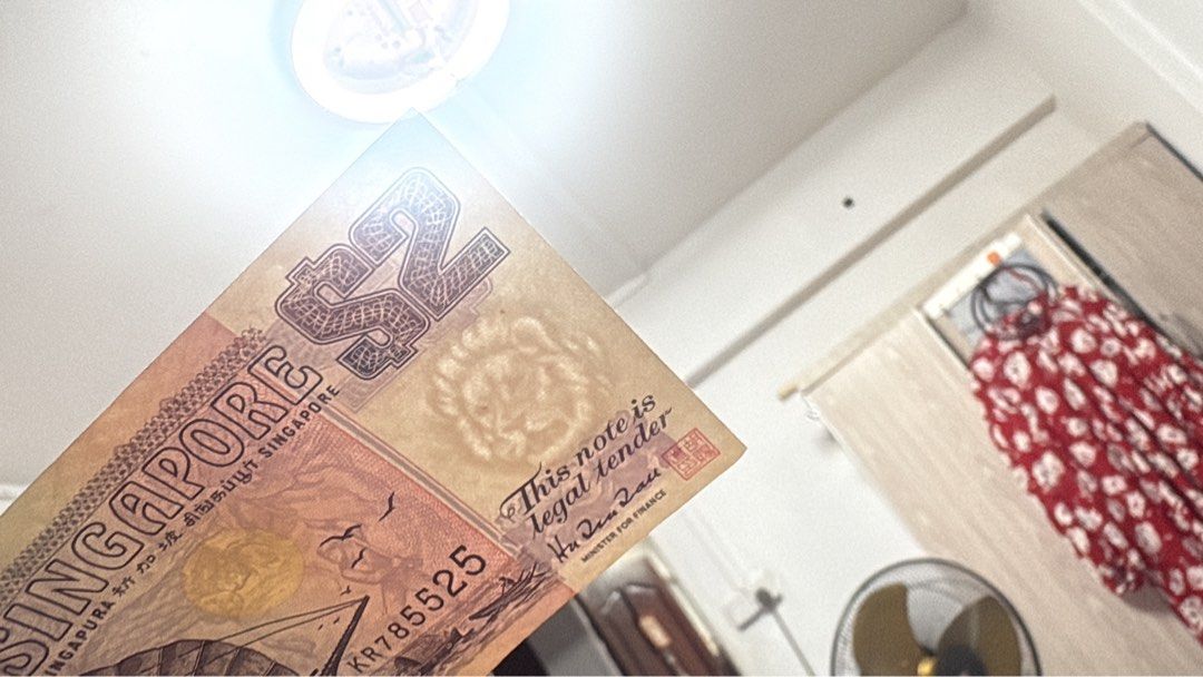 Old $2 note (Category: Currency) located in Singapore. Submitted by pikkaaa_ (Listing ID 1370048610, Image 3). Description: .