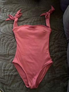 (Category: ) located in . Submitted by oopssallcloset (Listing ID 1369920979, Image 1). Description: .