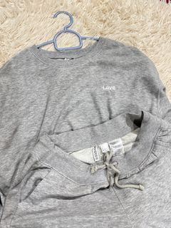 (Category: ) located in . Submitted by ff_wardrobe (Listing ID 1342670771, Image 1). Description: .