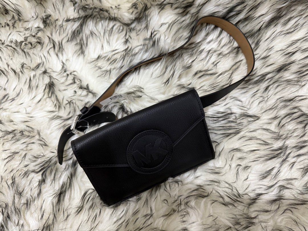 Original Michael Kors Crossbody bag (Category: Cross-body Bags) located in San Juan City. Submitted by Charless129 (Listing ID 1370049892, Image 1). Description: .