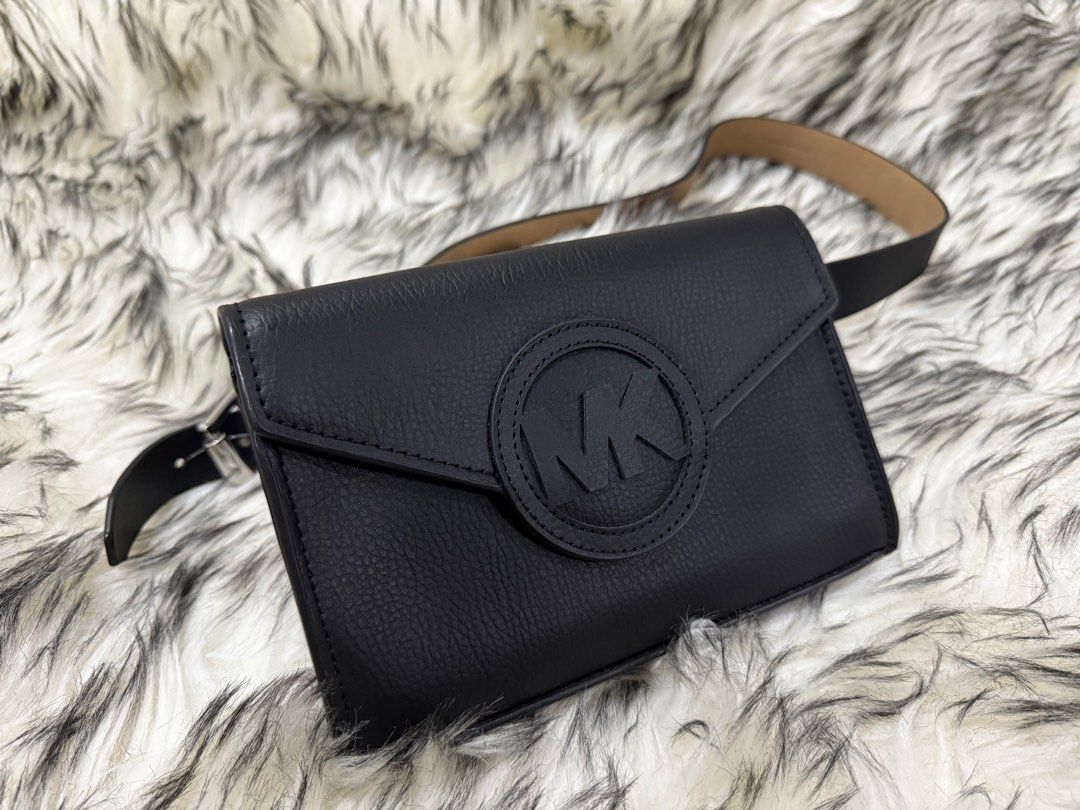 Original Michael Kors Crossbody bag (Category: Cross-body Bags) located in San Juan City. Submitted by Charless129 (Listing ID 1370049892, Image 3). Description: .