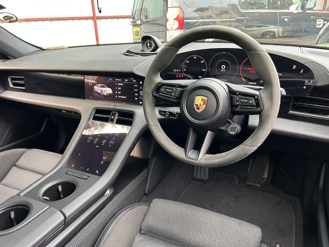 Porsche Taycan Auto62863173435522112