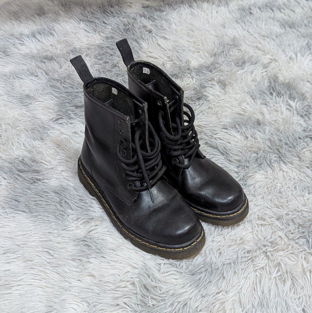 Rob & Mara Black High Cut Boots Blake in Black (Category: Boots) located in Quezon City. Submitted by engrmndz (Listing ID 1369967328, Image 1). Description: FOR SALE ONLY Original price is PHP 2,990 Selling for only PHP 1,499 100% original Rob & Mara / Rob and Mara Blake in Black Preloved Black High Cut Boots Size 7.0 women on tag Fits size 6 to 6.5 women perfectly Package: Boots Original Box RFS: Masikip. Already bought the same item that is si