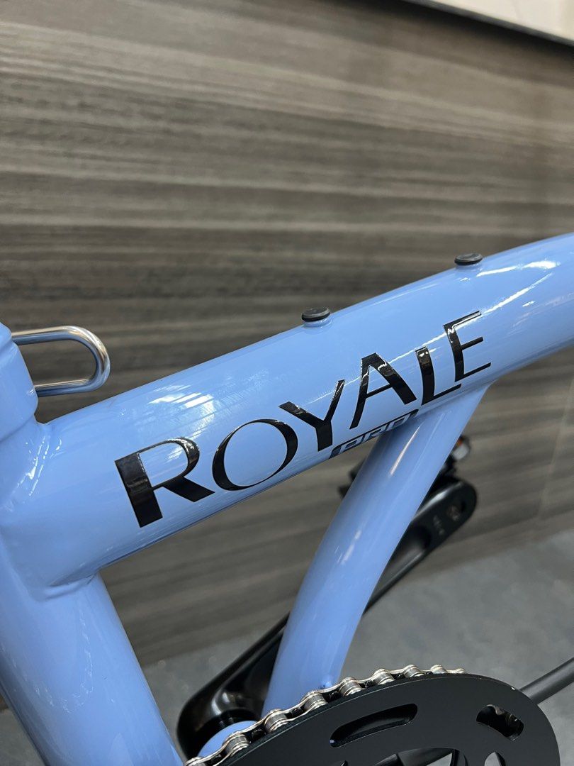 Royale Pro 9 16” Foldalble Bicycle (Category: Bicycles) located in Singapore. Submitted by mobot_sg (Listing ID 1369910933, Image 2). Description: Wheel size: 16″ (406) Dimensions: 1330 mm (L) x 580 mm (W) x 1050 mm (H) Folded dimensions: 560 mm (L) x 410 mm (W) x 620 mm (H) Frame: Chromoly steel Fork: Chromoly steel Handlebar: Aluminum, M bar, 22.2/25.4 mm Ø x 540 mm Rear rack: Aluminum (Optional) Seat post: Aluminum alloy seatpost, 31.8 mm Ø x 