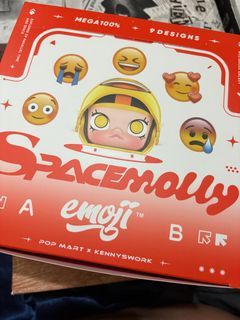 SPACE MOLLY EMOJI