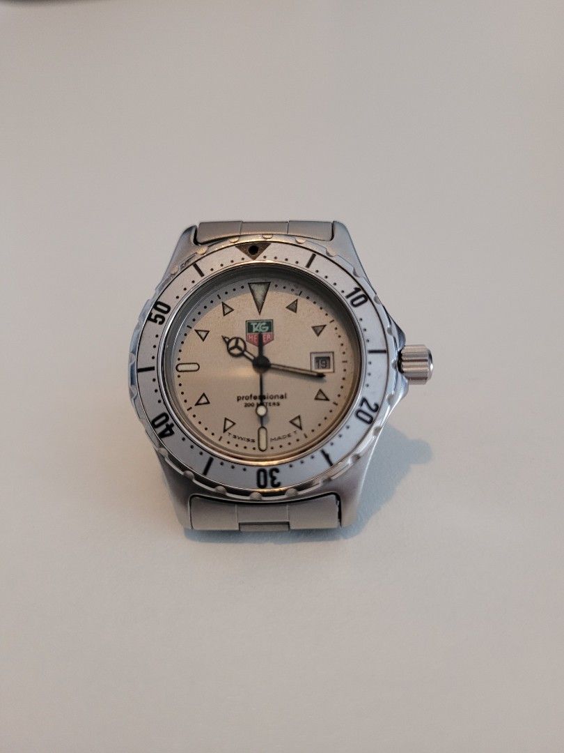 TAG HEUER (Boy Size) Professional, 名牌, 手錶- Carousell