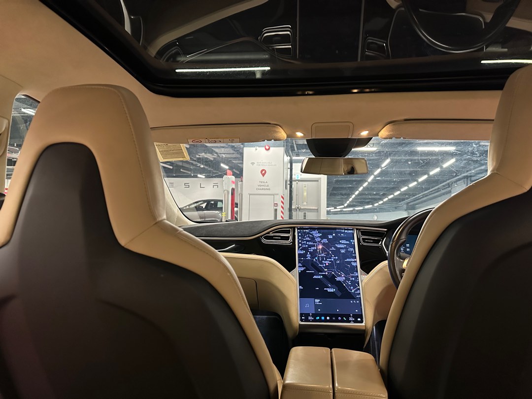 Tesla Model S 70D Auto62863127011203111