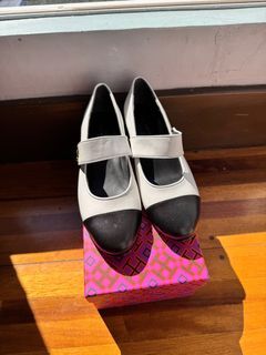 Tory burch doll shoes