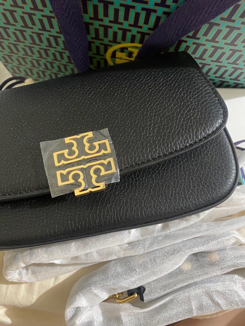 Tory Burch small bag (Category: Luxury Bags & Wallets) located in Pasig City. Submitted by y1iin (Listing ID 1370018136, Image 2). Description: -Original - Has two Straps(chain&strap) -Rush Selling -Never been used.