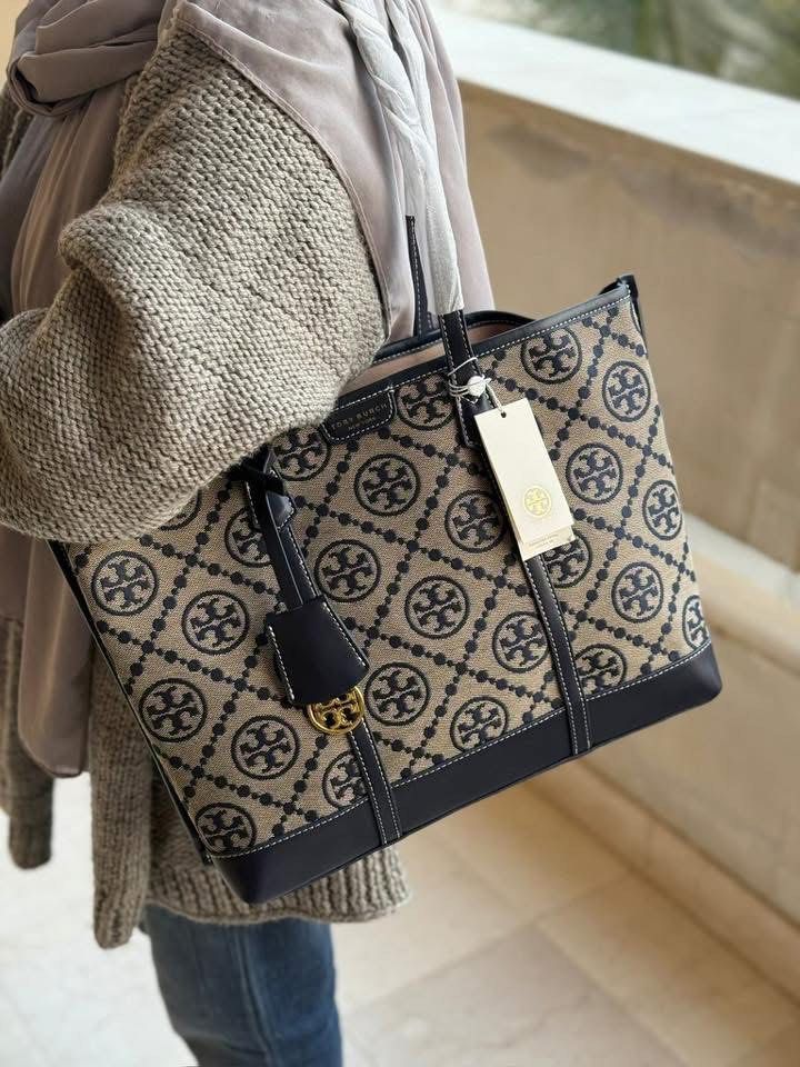 Tory Perry Large Tote Bag (Category: Luxury Bags & Wallets) located in Manila. Submitted by msddirectfactoryoutlet (Listing ID 1369908250, Image 1). Description: .
