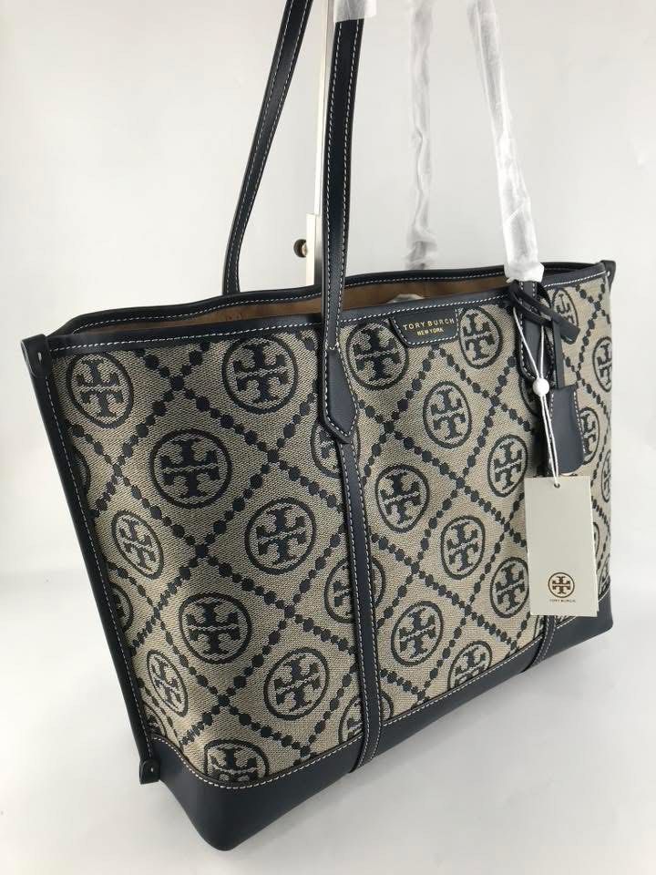 Tory Perry Large Tote Bag (Category: Luxury Bags & Wallets) located in Manila. Submitted by msddirectfactoryoutlet (Listing ID 1369908250, Image 3). Description: .