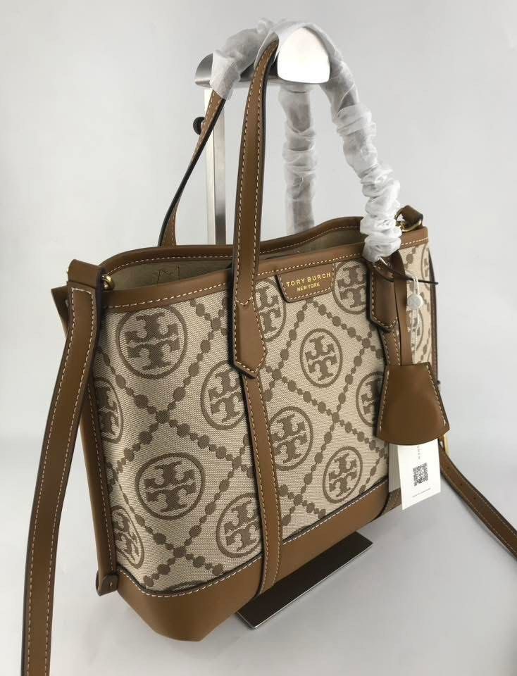 Tory Perry Small Tote Bag (Category: Luxury Bags & Wallets) located in Manila. Submitted by msddirectfactoryoutlet (Listing ID 1369908449, Image 3). Description: .