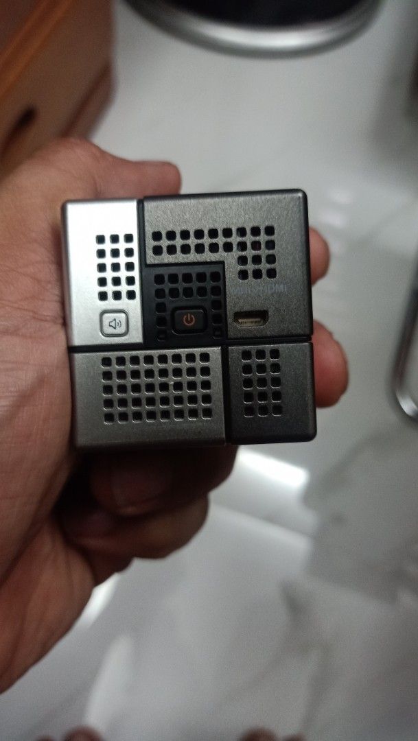 UO Smart Beam 2 Projector (Category: Projectors) located in Bulacan. Submitted by mysticdeer.6d7f47 (Listing ID 1369973043, Image 3). Description: UO smart beam 2 projector Pocket size High Definition.