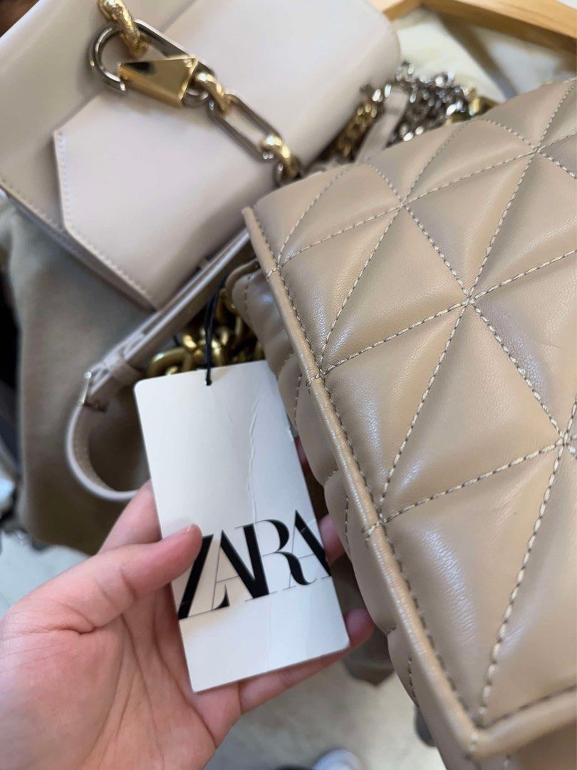 Zara bag brandnew (Category: Purses & Pouches) located in Manila. Submitted by masief (Listing ID 1369995844, Image 3). Description: Zara nude bag (brand new never been used) Got it from japan last month (impulsive buying) With tag Kasya ipad super spacious jung loob.