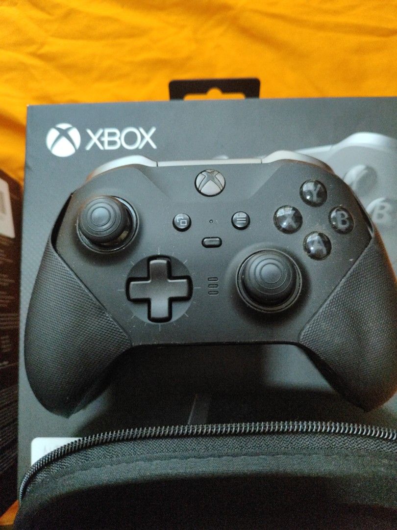 2x Xbox elite series 2 controllers, sell together63108086861059112