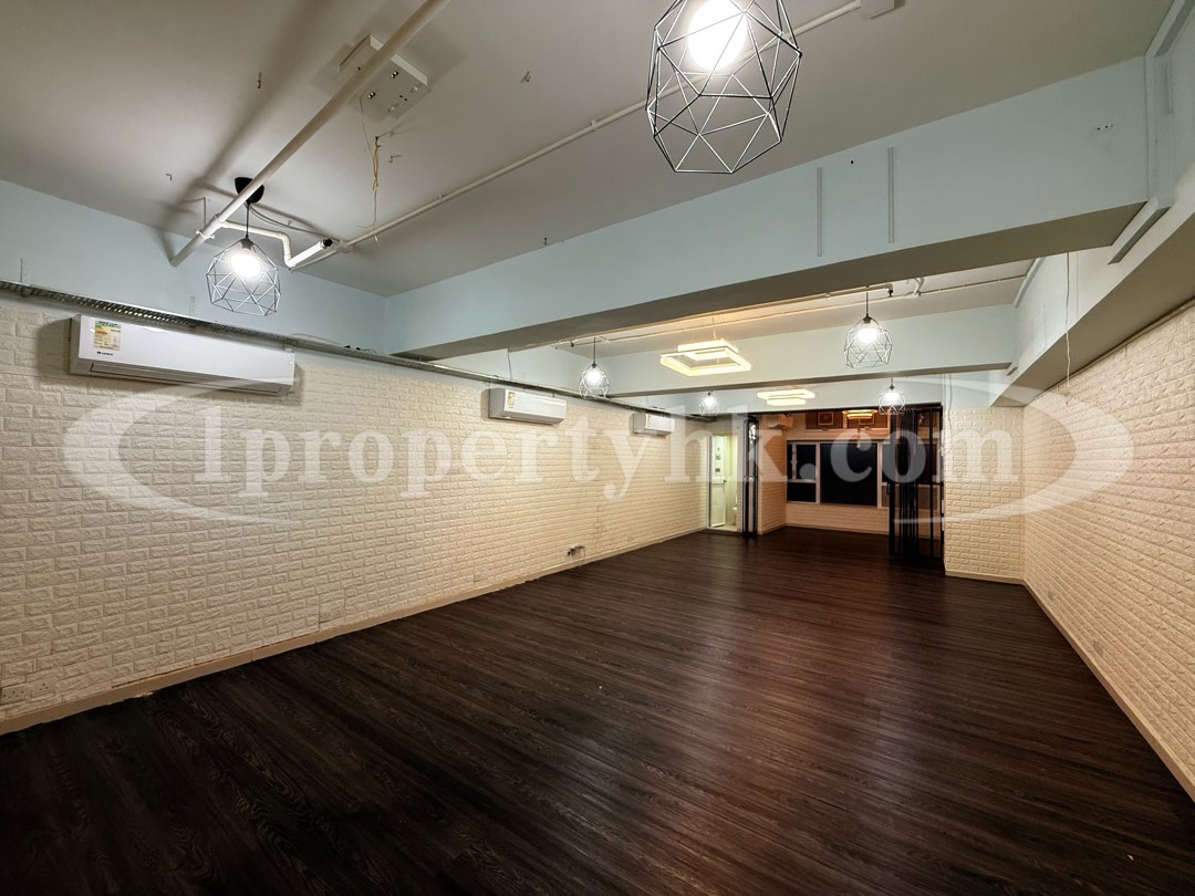 (分類:)位於 。 由 jasonng_office.leasing 提交(商品編號 1366859144,圖片 1)。簡介: 。