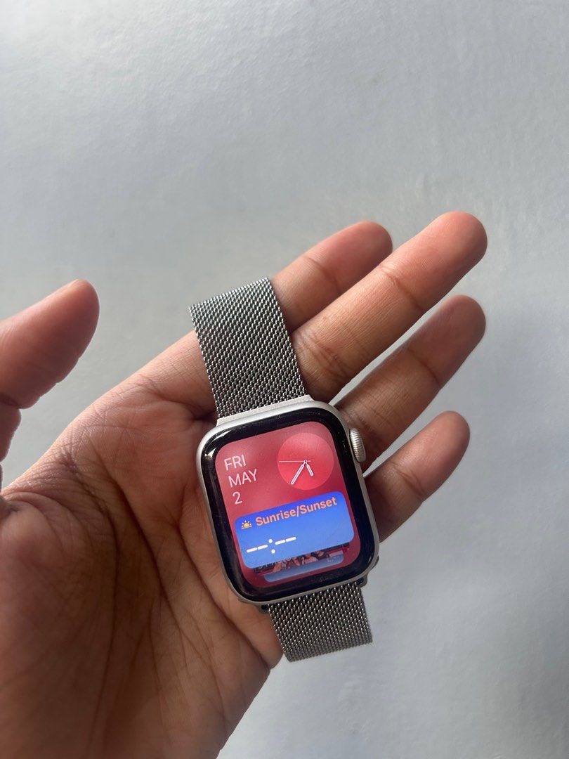 Apple Watch SE (Category: Wearables & Smart Watches) located in Pasay City. Submitted by psyche__ (Listing ID 1366828295, Image 3). Description: Complete Inclusions -w/box -no scratches/dents -Original Strap unused (White) -charger included + free strap (Silver Stainless) rfs: i only used it twice, dont really need it anymore. .